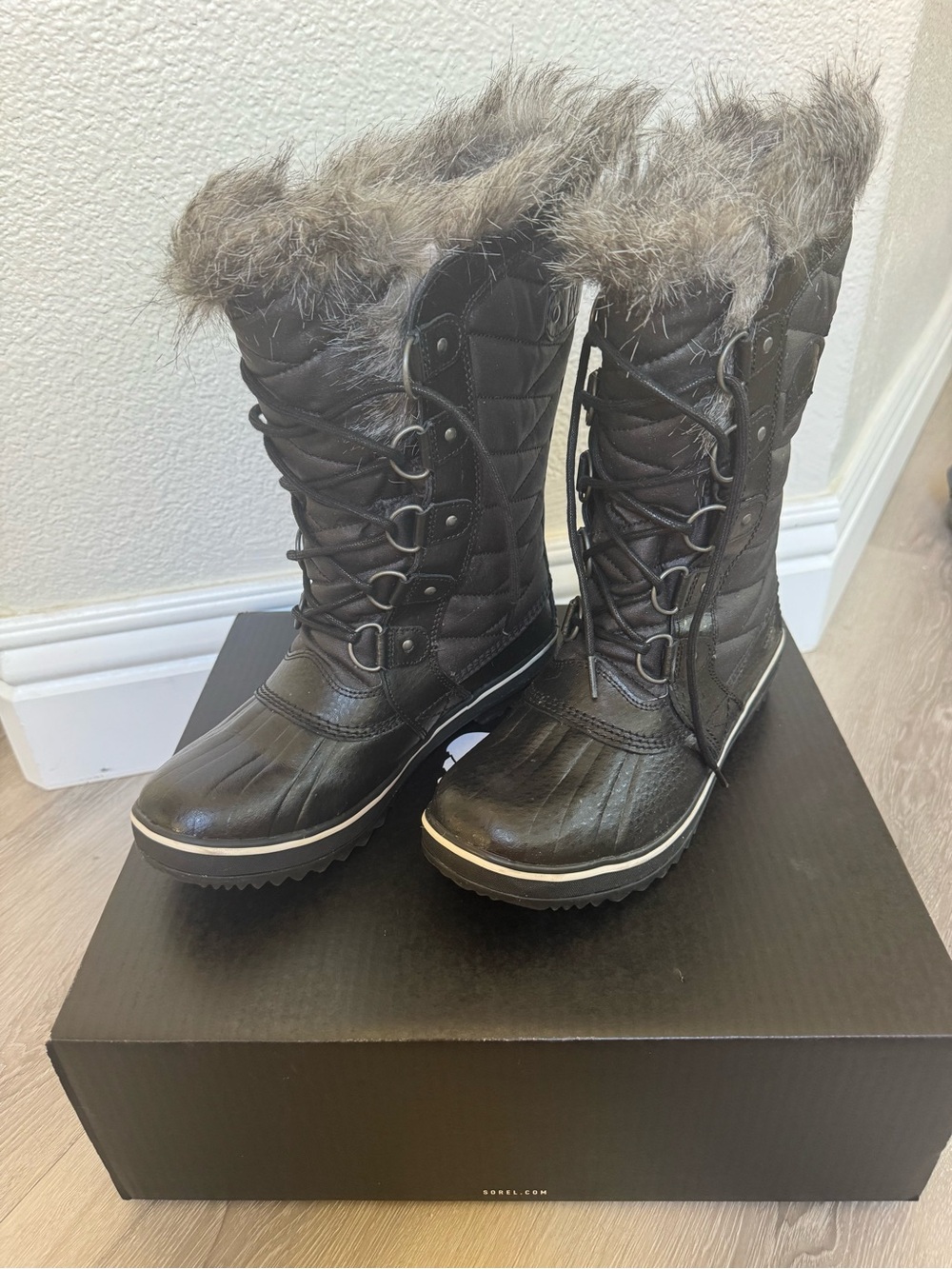 Sorel Tofino Women's Black Snow Boots Waterproof insulated size  9